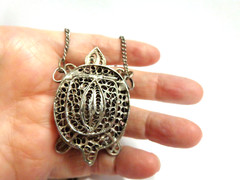vintage silver filigree turtle hinged box necklace sz 36 in lg wgt 29.3 grams