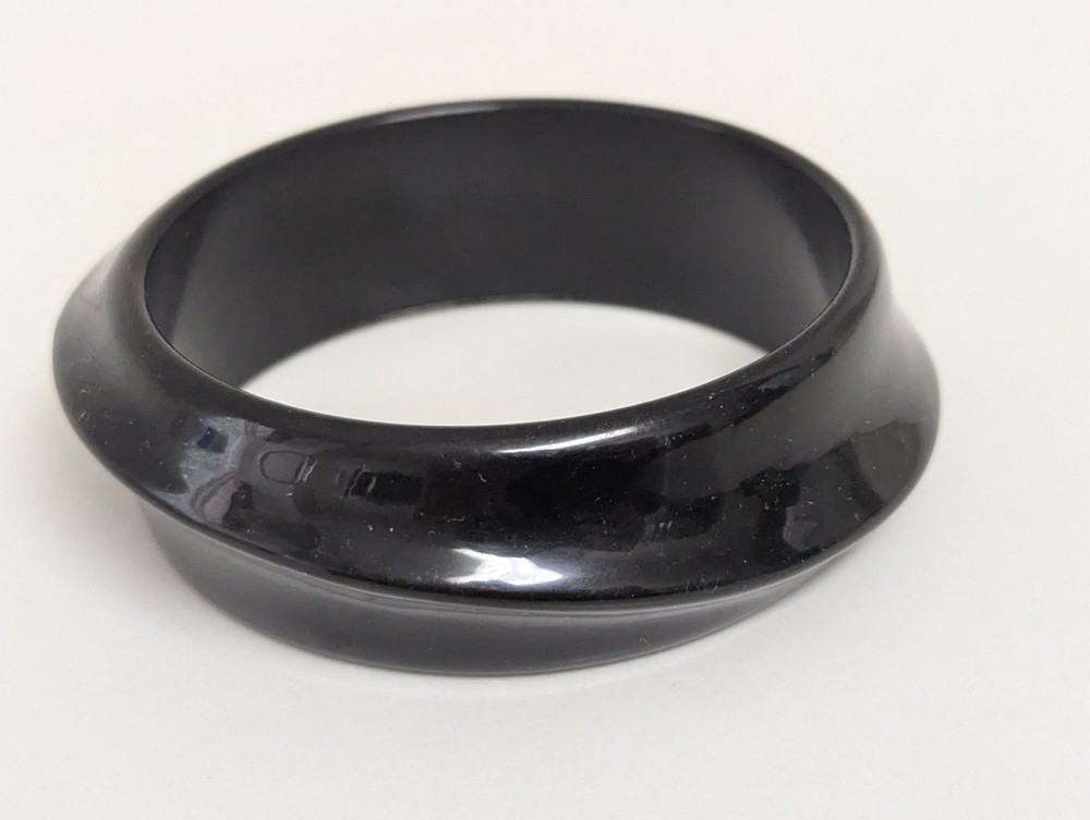 Vintage black bakelite bracelet MCM Modern “Swirl” Round Bangle