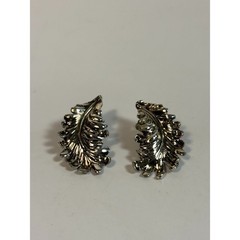 Vintage Silver Tone Clip On Earrings Detailed Leaf Pattern Elegant