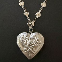 Vintage Silver Tin Rose Style Heart Locket with Tiny Hearts Link Chain 🩶