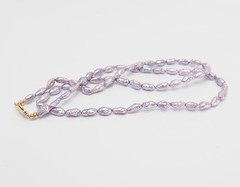 Beautiful 14k yellow gold clasp purple lavender fresh water pearl necklace