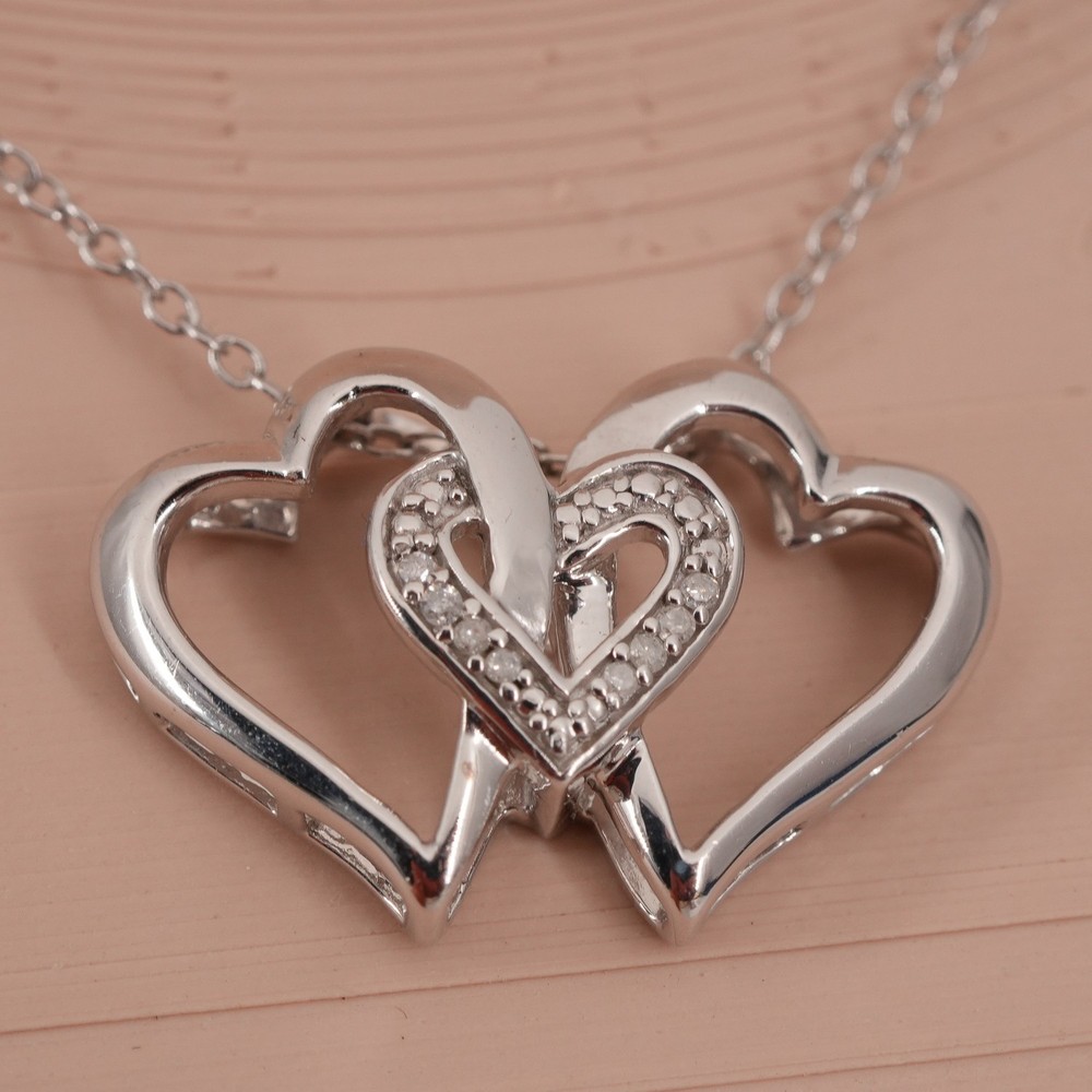 Sterling silver Triple heart interlocking pendant 16″ Italian silver Chain 3.2G