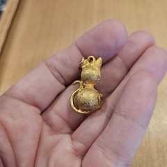 RARE 1970s Vintage Gold Tone 3D Cat Green Rhinestone Eyes Pendant Charm meow