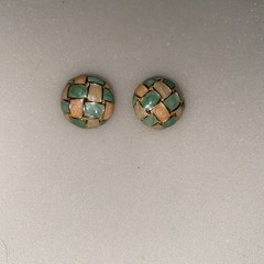 Vintage Button Earrings Pastel Pink & Green Gold Tone Woven Pattern Clip On E23