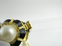 Vintage Mimi D N Faux Pearl Beaded Strand Necklace Enameled Clasp 15.25 Inches