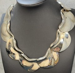 Vintage Modernist Statement Necklace Silver Tone Mirror Finish Chunky Collar
