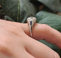 0.65ct Vintage filigree ring old mine cut Diamond belais 18k white gold