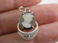 Sorrento Sterling Silver Carved Abalone Shell Cameo Pendant 1.7g 925 7/8 Inch