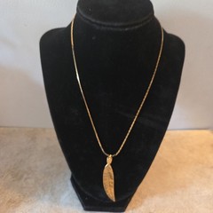 Gold-plated Metal Leaf Pendant and Necklace Vtg Textured 17” in Box Australian