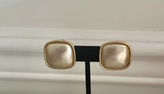 Vintage Signed Napier Champagne Ivory Pearl Gold Clip On Square Earrings