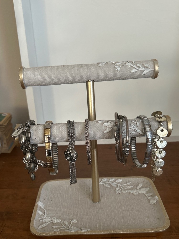 Silver toned estate bracelets lot of secen (7)