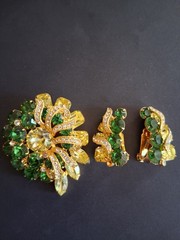 Vintage Eisenberg green yellow brooch & earrings set