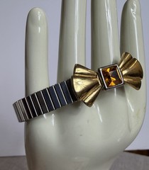 Vtg Two-Tone Bow Expandable Bracelet w/Amber Rhinestone Center Art Deco Style