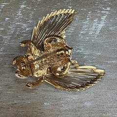 Monet Brooch Bee White Enamel Gold Tone Vintage 1 1/2″