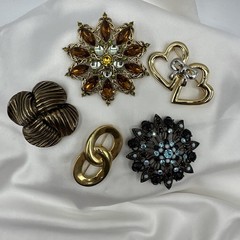 Lot of Five Mixed Vintage Brooches. See pics.