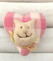 Handmade Cat Brooch (165 – 2415)