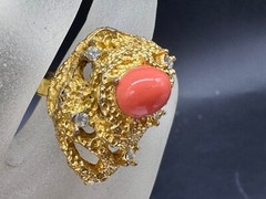 VINTAGE GOLD TONE FAUX CORAL CRYSTAL TEXTURED COCKTAIL FREE FORM RING SIZE 7.5