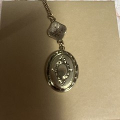 Victorian Revival Locket Pendant Necklace Silver Tone Oval 18″ Chain Engraved