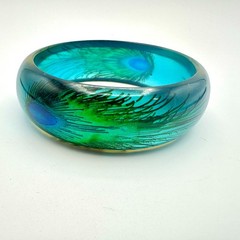 VTG Blue & Green Lucite Wide Bangle Bracelet Encased Peacock Feather Chunky Boho