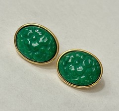 Green Peking Molded Jade Color Glass Oval Flower Gold Tone Clip 21mm Earrings