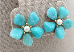 Vintage Swoboda Turquoise & Pearl GoldTone Flower Clip On Earrings