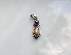 Vintage 925 Sterling Silver Tiger’s Eye & Garnet Necklace Pendant