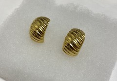 Vintage Gold Toned Seashell Style Women’s Earrings