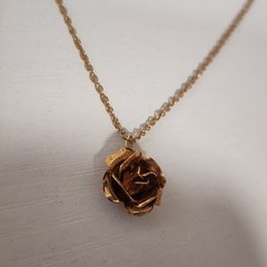 Vintage Lady Remington Signed “LR” Necklace Gold Tone Rose Floral Design Pendant