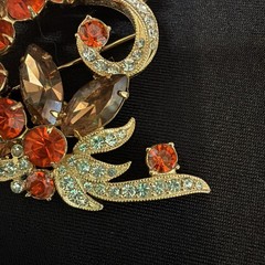 Vintage Signed Eisenberg ICE Brooch Pin & Clip Earrings – Original Box -stunning
