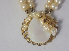Vintage 1930s-40s Rhinestone/MOP/ Faux Pearl 15 Inch Gold Tone Pendant Necklace