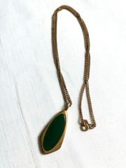 Vintage Gold Tone Necklace 24 Inches with Pendant 2X1 Inch – As Pictured -VM120