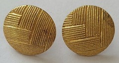 VINTAGE STUNNING BUTTON SIGNED MONET PIERCED EARRINGS