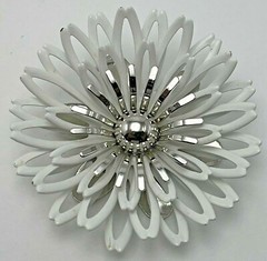 Sarah Coventry Vintage Brooch Pin White Layered Flower Convertible Pendant