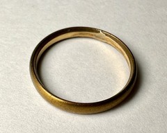 2 Vintage Gold Shell Rings, Unknown Sizes & No Stone
