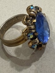 Vintage Uncas Blue Rhinestone Cocktail Ring Aurora Borealis Statement Ring
