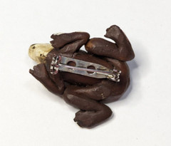 Vintage Polymer Clay Brown & Cream Frog Brooch Pin 1 3/8″ Handmade
