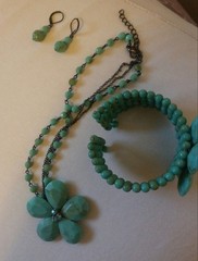 Vintage Turquoise Flower Tropical Beaded Jewelry Set Necklace Bracelet Earrings