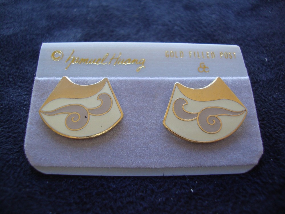 VINTAGE SAMUEL HUANG CLOISONNE EARRINGS WHITE & GREY ENAMEL GOLD FILLED POST