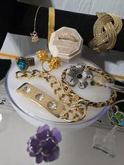 Nice Versatile Mixed metals materials Gold/Silver tone Lot Jewelry some Signed