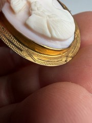 Antique Victorian Portrait Cameo Pendant Brooch W Engraved 10K Gold Bezel 5 gram
