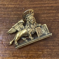 MMA Pendant Pin Lion St Mark Signed Metropolitan Museum Art Estate Jewelry 1984