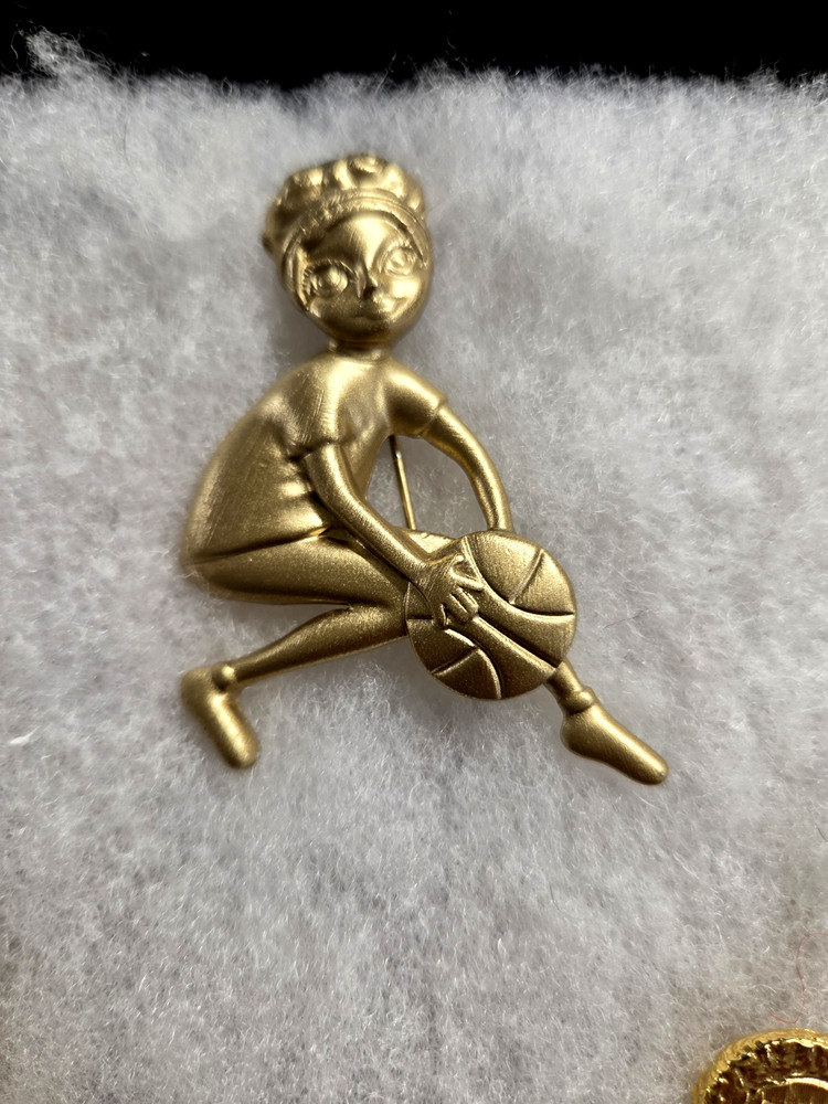 Vtg AJC brushed gold tone Basketball player sports Pin