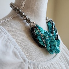 Vintage Multi-Strand Turquoise Chip Statement Necklace | 18–20″ Adjustable