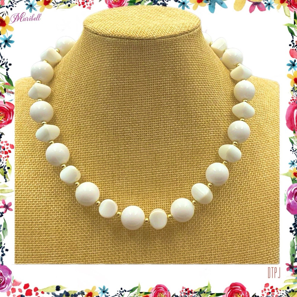 Classic Natural White Beaded Variant Shapes Necklace 18″ Spring Ring Clasp