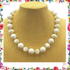 Classic Natural White Beaded Variant Shapes Necklace 18″ Spring Ring Clasp