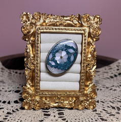 Oval Floral Cameo-Style Brooch Pin, Blue & White Cabochon, Silver Tone