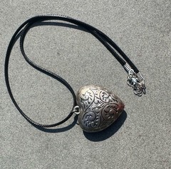 Vintage Elegant Etched Puff Silver Heart Necklace & Extension