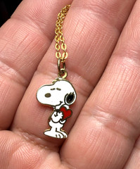 Vintage Peanuts Snoopy Holding Red Heart Pendant Necklace 17.5” Valentine’s Day