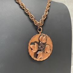 VTG REBAJES Artisan Stunning Signed Copper Oak Leaves Round Pendant & Chain 22″