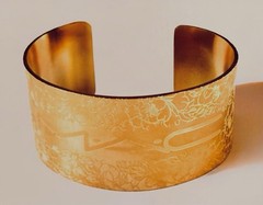 RARE Vintage M·A·C Cosmetics Employee Gift – Floral Etched Logo Cuff Bracelet